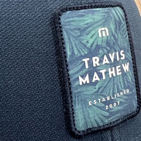 Travis Mathew Flex Fit Large/XL Navy Embroidered Latch Logo Golf Hat - Picture 3 of 6